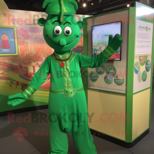 Zelená postava maskota...