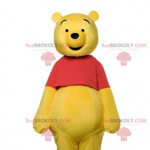 Winnie the Pooh Maskottchen und sein rotes T-Shirt -