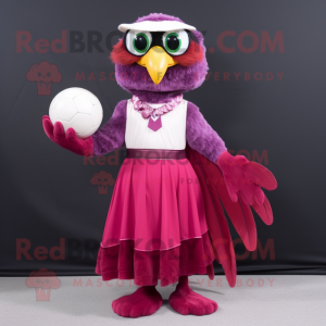 Magenta Falcon maskot...