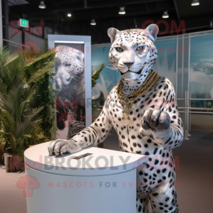 Mascotte de Jaguar argentée...