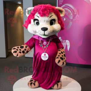 Magenta Cheetah maskot...