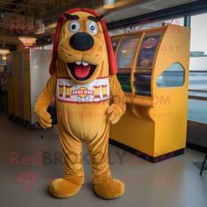 Gold Hot Dogs maskot...