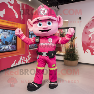 Pink Fire Fighter mascotte...