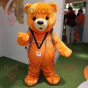 Orange Bear maskot...