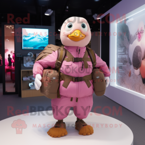 Pink Pigeon maskot...