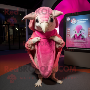 Pink Armadillo maskot...