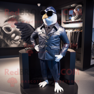 Navy Pigeon maskot kostume...