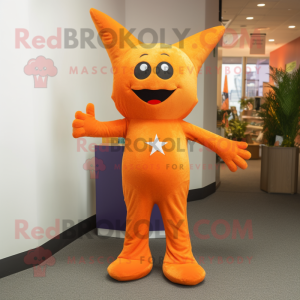 Postava maskota oranžové...