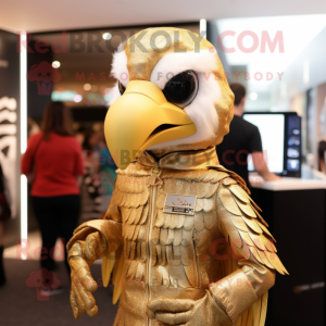 Gold Falcon maskot...