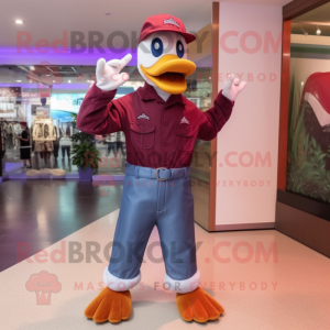 Maroon Goose mascotte...