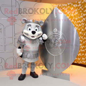 Silver Celtic Shield maskot...