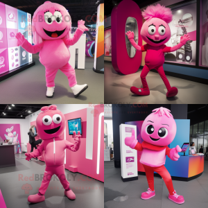 Pink Momentum maskot...