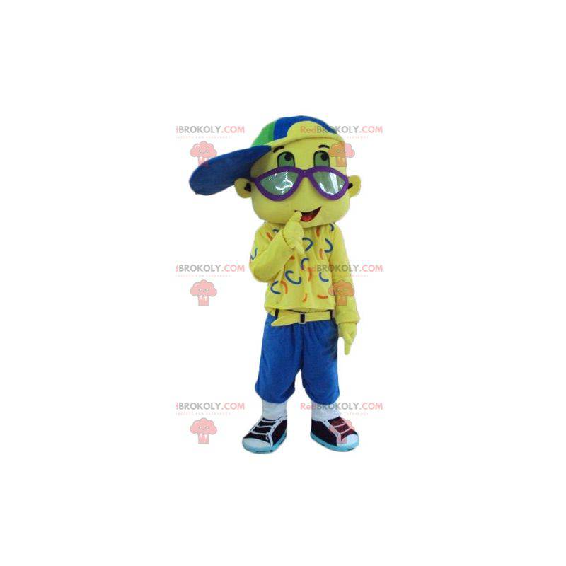 Celý maskot žlutého chlapce s čepicí a brýlemi - Redbrokoly.com