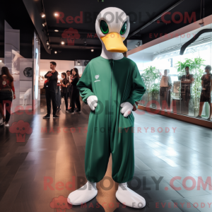 Forest Green Swan maskot...