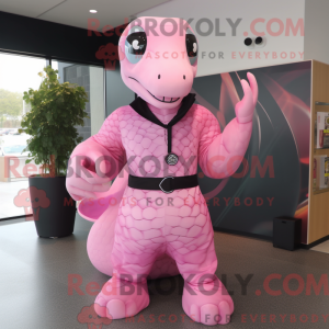 Pink Anaconda maskot...