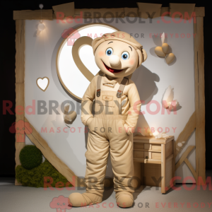 Beige Love Letter maskot...