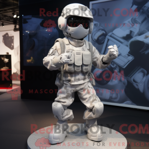 Sølv Para Commando maskot...