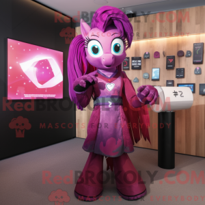 Magenta Mare maskot kostume...