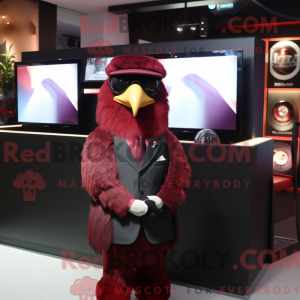 Postava maskota Maroon Crow...