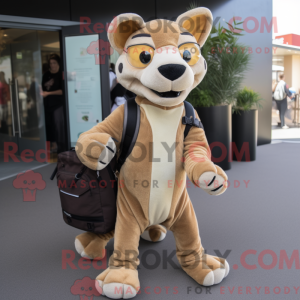 Beige Thylacosmilus maskot...
