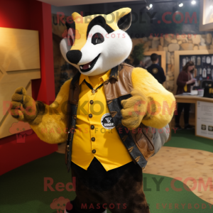 Gold Badger maskot kostume...