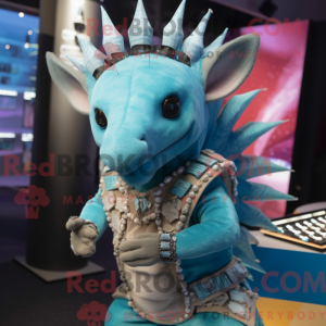 Cyan Armadillo maskot...