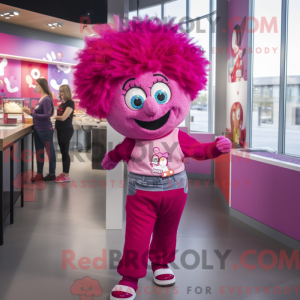 Magenta Cupcake maskot...