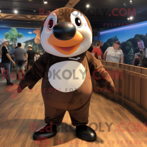 Brun Killer Whale maskot...
