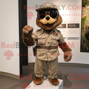 Brun Para Commando maskot...