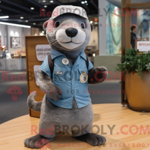 Grey Otter maskot...