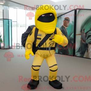 Mascotte de Gi Joe jaune...