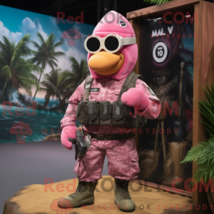 Pink Para Commando maskot...