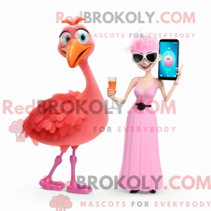 Peach Flamingo maskot...