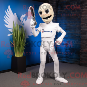 White Knife Thrower maskot...
