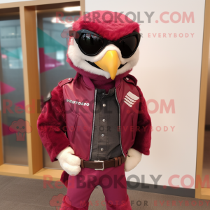 Magenta Falcon maskot...