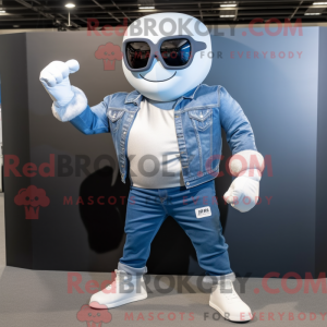 Sølv boksehanske maskot...