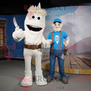 Cream Knife Thrower maskot...