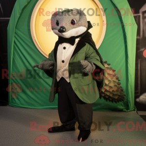 Oliven Pangolin maskot...