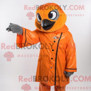 Orange Falcon maskot...