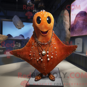 Figura de máscara de arraia...