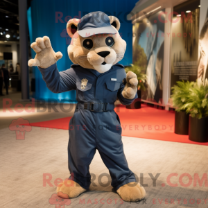 Navy Puma maskot kostym...