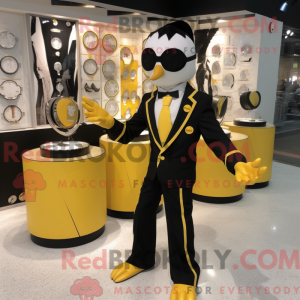 Yellow Knife Thrower mascot...