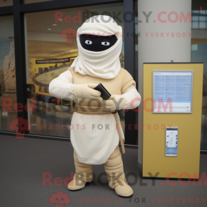 Kremowa maskotka Ninja...