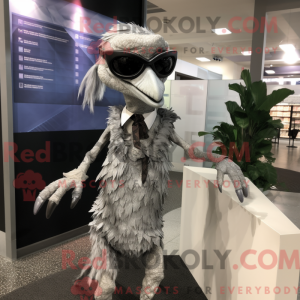 Sølv Deinonychus maskot...