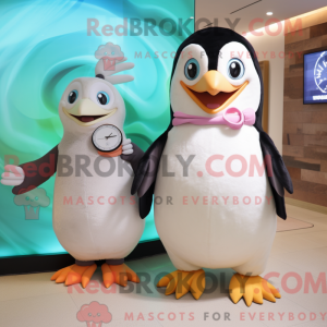 Cream Penguin maskot...