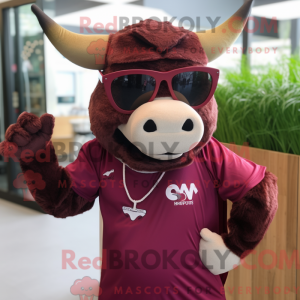 Postava maskota Maroon Zebu...