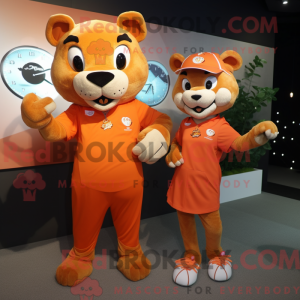 Postava maskota Orange Puma...