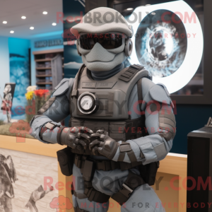 Postava maskota Grey Marine...
