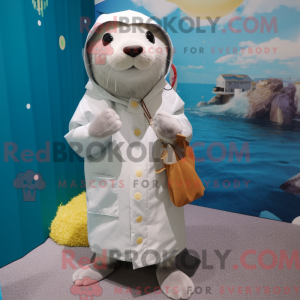 White Otter maskot...