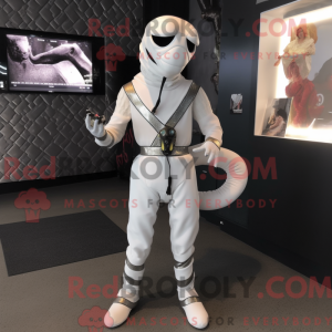 Mascotte de Python blanc...